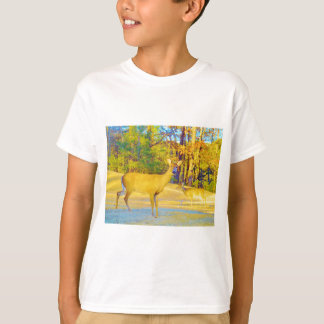 Musturd Colored Deer mit hellblau T-Shirt
