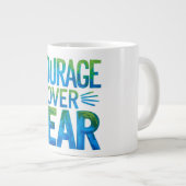 Mut über Angst Jumbo-Tasse (Vorderseite Rechts)