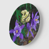 Mutante Columbine-Wildblumen Große Wanduhr (Winkel)