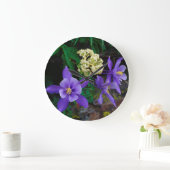 Mutante Columbine-Wildblumen Große Wanduhr (Zuhause)