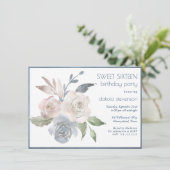 Mute Floral Bouquet | Blaue Creme Rosa Süße 16 Einladung (Stehend Vorderseite)
