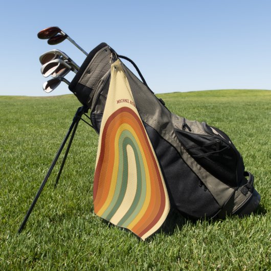 Mute Retro Layered Groovy Rainbow Name Golfhandtuch (Gras)