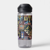 Muted Earthy Folk Art Patchwork Quilt Trinkflasche (Rückseite)