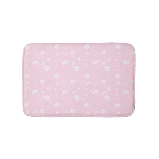 Muted Pink And White Wildflower Pattern Badematte