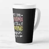 Mutter Art erste Mal Oma Birthday Milchtasse (Rechte Ecke)