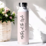 Mutter der Braut Blush Pink Hochzeit Trinkflasche<br><div class="desc">Mutter der Braut Hochzeitwasserflasche in Rosa und Schwarz. Gut für Hochzeiten,  Brautparty,  Bachelor Party Probe Dinner. Karo mehr Produkte mit diesem Design in der Kollektion unten.</div>