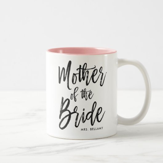 Mutter der Braut | Skriptstil Custom Wedding Zweifarbige Tasse (Rechts)