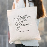 Mutter der Groom Simple Wedding Calligraphie Tragetasche<br><div class="desc">Die Mutter der Groom Simple Wedding Kalligrafy Tote Tag bietet Spaß und hübsche Kalligraphie,  zusammen mit der Mutter des Bräutigams Namen.</div>