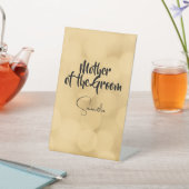 Mutter des Bräutigams - bearbeitbarer Text auf Gol Sockelschild (In SItu)