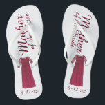 Mutter des Brautkleides Hochzeitsstils Brautparty Badesandalen<br><div class="desc">Flip Flops zeigen eine originelle Marker-Abbildung eines hübsch bordeauxfarbenen Brautkleides mit MUTTER DER BRIDE in einem lustigen Schriftart. Gutes kleines Geschenk für Ihre Hochzeitsfeier! Personalisieren Sie einfach das Datum Ihrer Veranstaltung. Koordination von Designs für andere Mitglieder des Brautparty. Der Designer ist verfügbar, um benutzerdefinierte Designs zu erstellen und hochzuladen, um...</div>