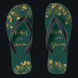 Mutter des Groom Emerald Green & Gold Foliage Badesandalen<br><div class="desc">Diese wunderschöne Mutter des Bräutigams smaragdgrün und goldgrün blättrige Flip Flops mit goldenem Blattmuster und moderner Typografie auf zeitlosem dunkelgrünen Hintergrund. Es ist ein schönes Geschenk für Ihr Brautparty. Anzeigen der Auflistung auf dieser Seite, um passende Elemente zu finden. Staffel es mit deinen Informationen anpassen. Wenn Sie gewollt haben, um...</div>