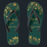 Mutter des Groom Emerald Green & Gold Foliage Badesandalen<br><div class="desc">Diese wunderschöne Mutter des Bräutigams smaragdgrün und goldgrün blättrige Flip Flops mit goldenem Blattmuster und moderner Typografie auf zeitlosem dunkelgrünen Hintergrund. Es ist ein schönes Geschenk für Ihr Brautparty. Anzeigen der Auflistung auf dieser Seite, um passende Elemente zu finden. Staffel es mit deinen Informationen anpassen. Wenn Sie gewollt haben, um...</div>