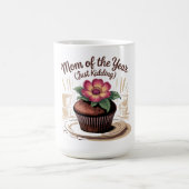 Mutter des Jahres (nur ein Scherz) Kaffeetasse (Mittel)