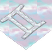 Mutter des Perldekorators Gemini Zodiac Symbol Tischdecke (Schrägansicht)