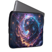Mutter des Universums – Die die Sterne träumt. Laptopschutzhülle (Vorne Rechts)