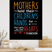 Mütter, die Geschenke halten, halten ihre Kinder i Poster (Küche)