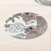 Mutter Eichhörnchen mit Kits Runder Pappuntersetzer (Angewinkelt)