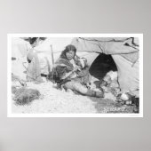 Mutter Fütternd Kind Alaska 1907 Poster (Vorne)