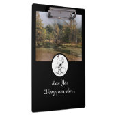 Mutter Hen Nesting w Monogram Egal Foto Klemmbrett (Rechts)