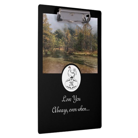 Mutter Hen Nesting w Monogram Egal Foto Klemmbrett (Rechts)