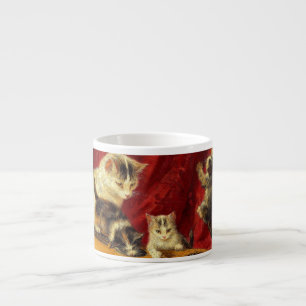 Mutter Katze und Kätzchen spielen mit Gitarre Espressotasse