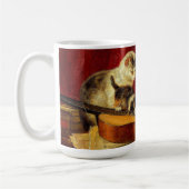 Mutter Katze und Kätzchen spielen mit Gitarre Kaffeetasse (Links)