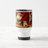 Mutter Katze und Kätzchen spielen mit Gitarre Reisebecher (Mittel)