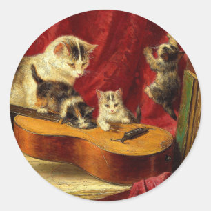 Mutter Katze und Kätzchen spielen mit Gitarre Runder Aufkleber