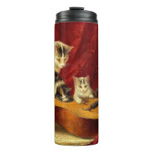 Mutter Katze und Kätzchen spielen mit Gitarre Thermosbecher (Vorderseite)