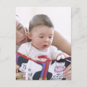 Mutter las dem kleinen Jungen. Gesichter einer Mut Postkarte