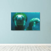 Mutter Manatee mit ihrem Kalb im Crystal River Leinwanddruck (Insitu (Holzboden))