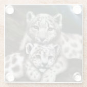 Mutter Schneeleopard und Cub in den Bergen Glasuntersetzer (Rückseite)