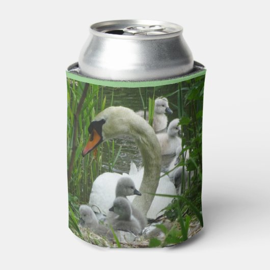 Mutter Schwan mit Babies Can Cooler Dosenkühler (Kanne Vorderseite)