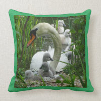 Mutter-Schwan mit Vogelbaby-Wurfs-Kissen