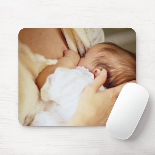 Mutter stillende Babyfrau (1-3 Monate) Mousepad (Mit Mouse)