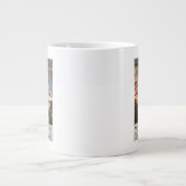 Mutter u. Sohn auf Strand-Eisenbahn-Plakat Jumbo-Tasse (Vorderseite)