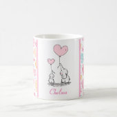 Mutter und Baby Elefanten mit bunten Herzen Kaffeetasse (Mittel)