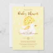 Mutter und Baby Gelber Ducky Schirm blassgelb Einladung (Vorderseite)