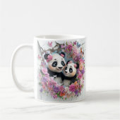 Mutter und Baby Pandas tauchen spielerisch aus der Kaffeetasse (Links)