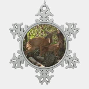 Mutter und Babyhirsch im Shenandoah National Park Schneeflocken Zinn-Ornament
