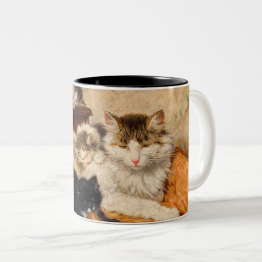 Mutter und ihre Kätzchen Zweifarbige Tasse (VorderseiteRechts)