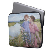 Mutter und Kind am Fluss Mit wilden Rose Laptopschutzhülle (Vorderseite Links)