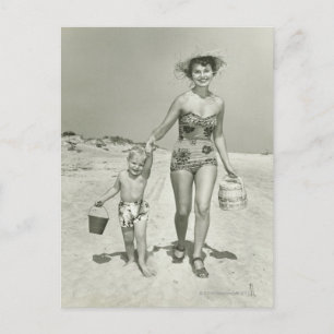 Mutter-und Sohn-Gehen Postkarte