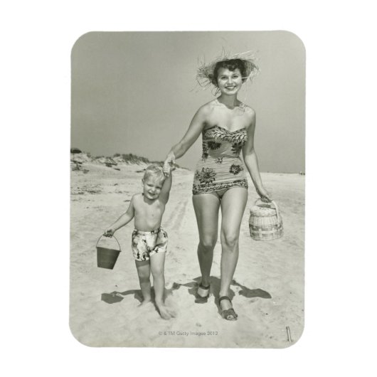Mutter und Sohn zu Fuß Magnet (Vertikal)