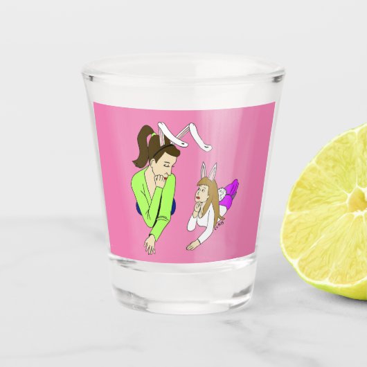 Mutter und Tochter Bunnygirls Schnapsglas (Vorderseite)