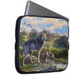 Mutter Wolf & Welpen Bergflusstal Laptopschutzhülle (Vorne Rechts)