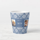 Mutterblauer Denim-Spitzen-Foto-Collage Milchtasse (Vorderseite)