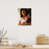 Mutterbrasse Fütternd Neugeborene Poster (Küche)