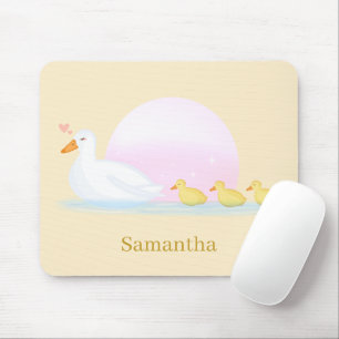Mutterente schwimmt mit ihrer Familie Mousepad
