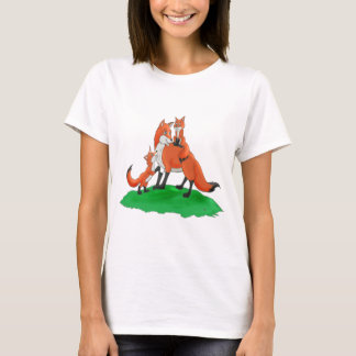 MutterFox mit Baby-Geschenkartikeln T-Shirt